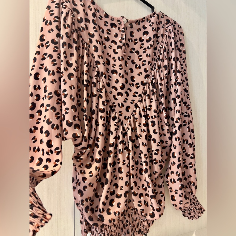 Cute European style top, size s-m